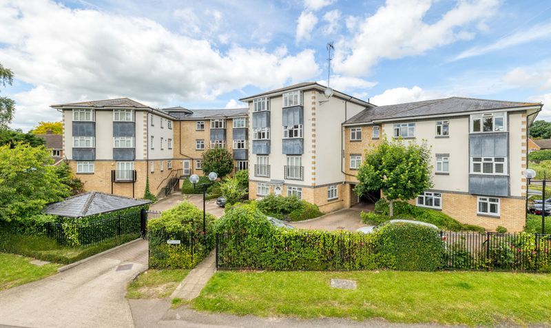 2 Bedroom Apartment For Sale – Stevenage Road, Hitchin, SG4