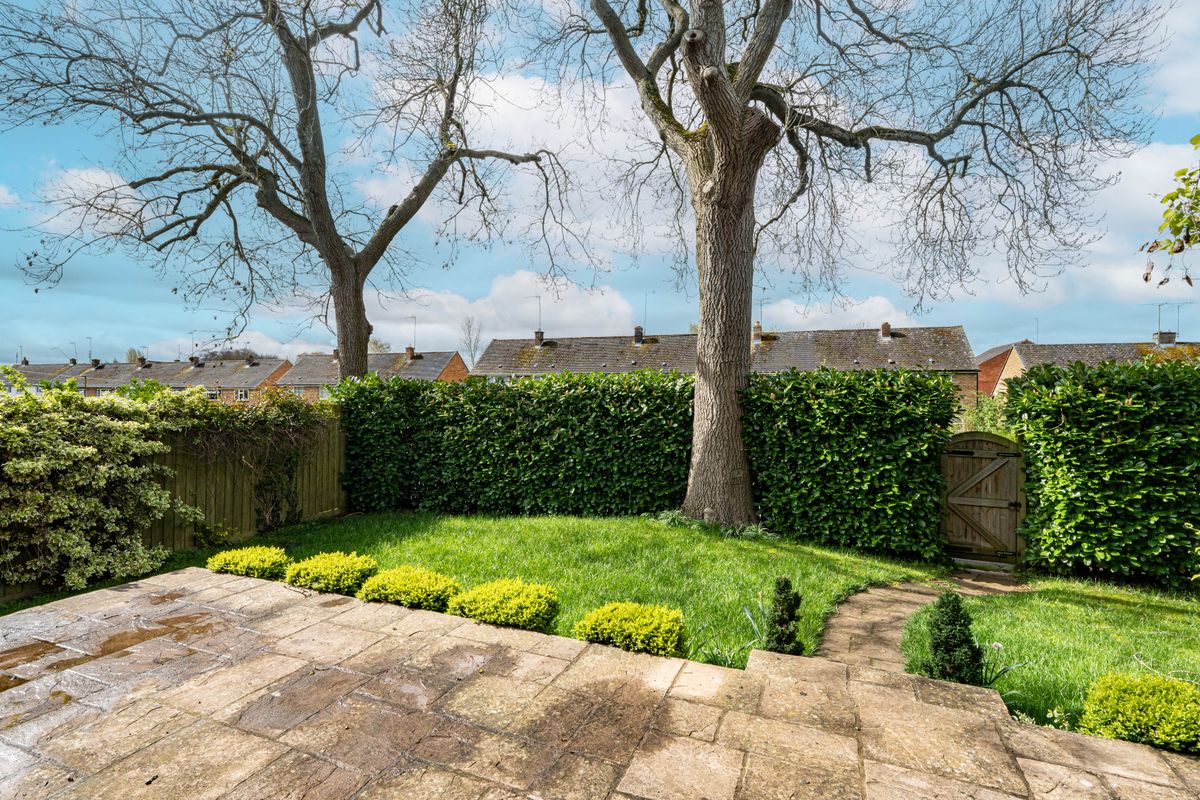 4 bedroom Detached for sale in Tadmarton Road, Bloxham, OX15 Breckon