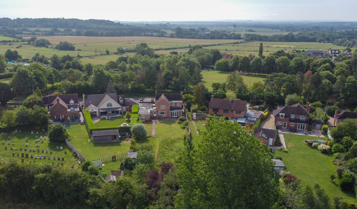 4 bedroom Detached for sale in Wootton Village, Boars Hill, OX1