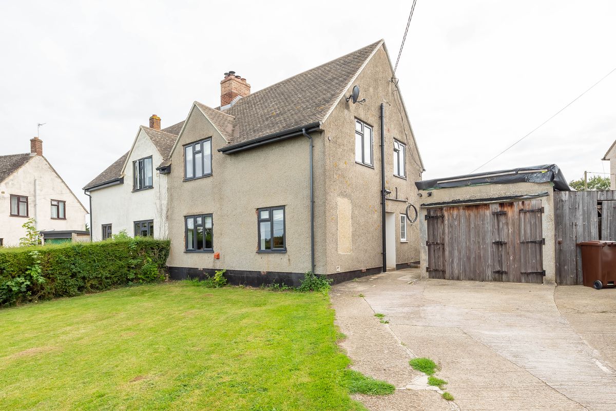 3 bedroom Semidetached for sale in Ardley Road, Fewcott, OX27