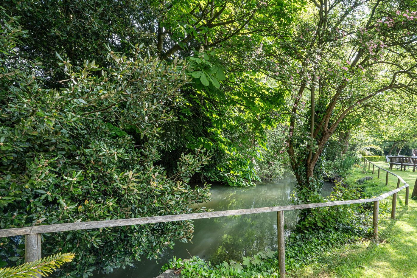 2 bedroom Flat for sale in Riverside Gardens, Witney, OX28 Breckon