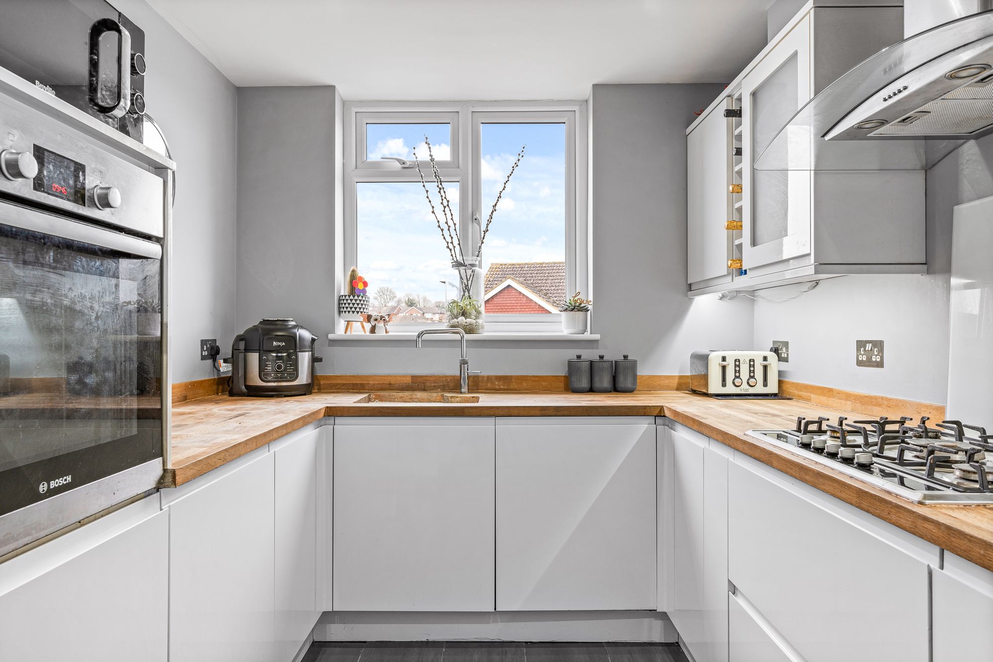 High Oak Road, Ware, SG12 Elliot Heath