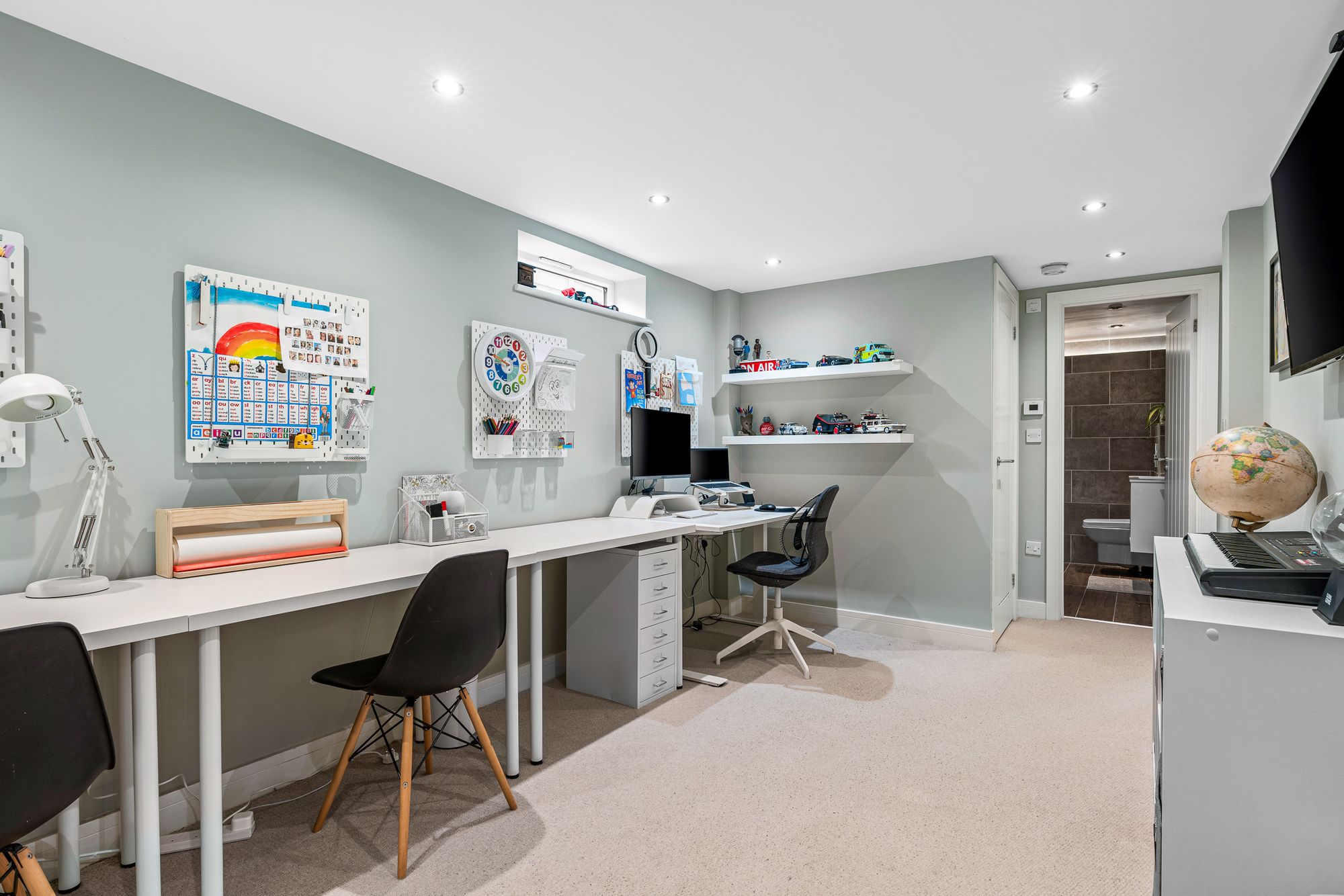 High Oak Road, Ware, SG12 Elliot Heath