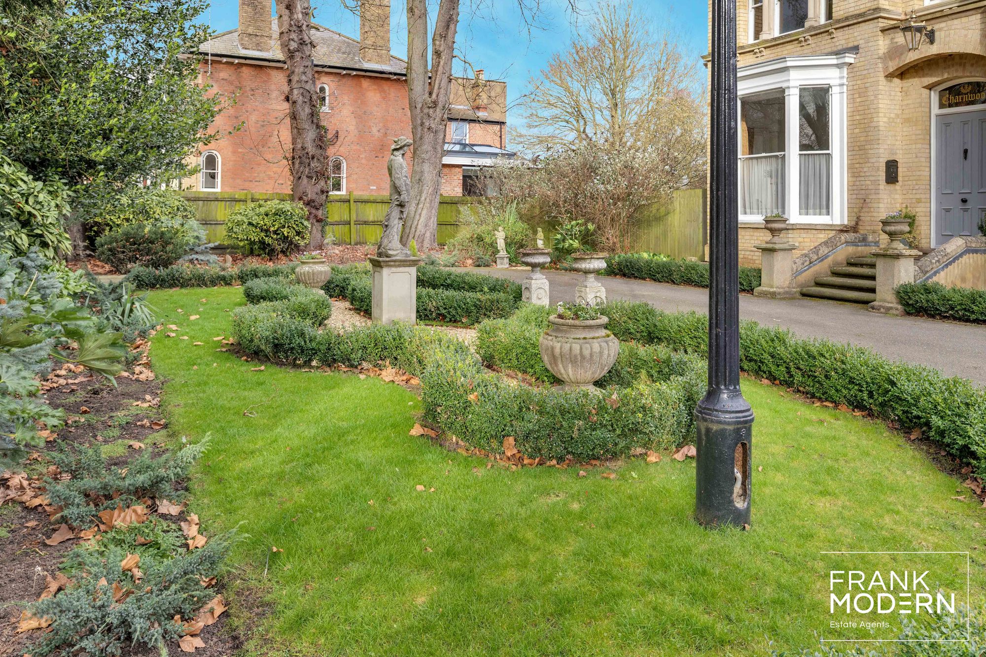 Pinchbeck Road, Spalding, PE11 Frank Modern