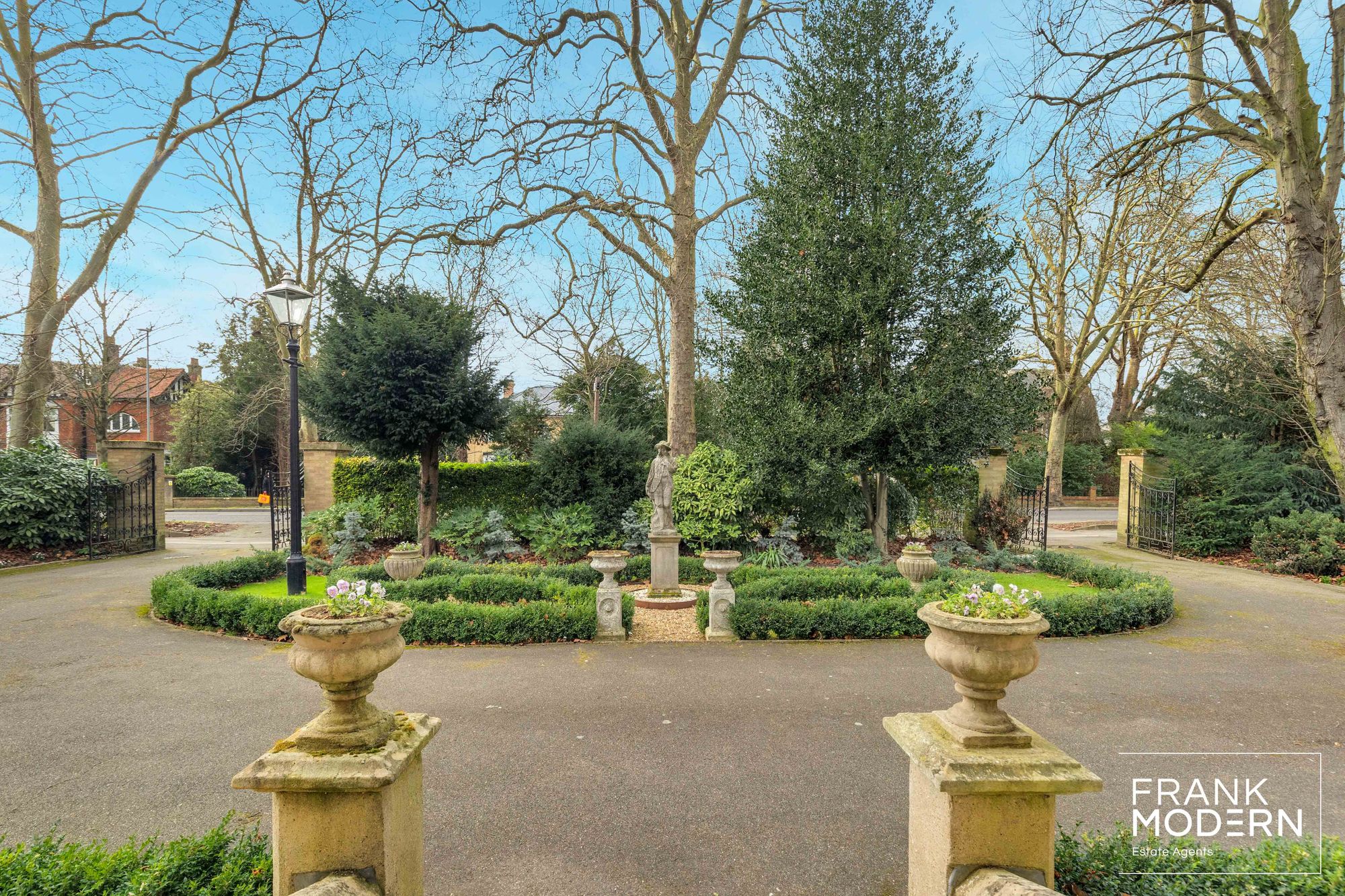 Pinchbeck Road, Spalding, PE11 Frank Modern