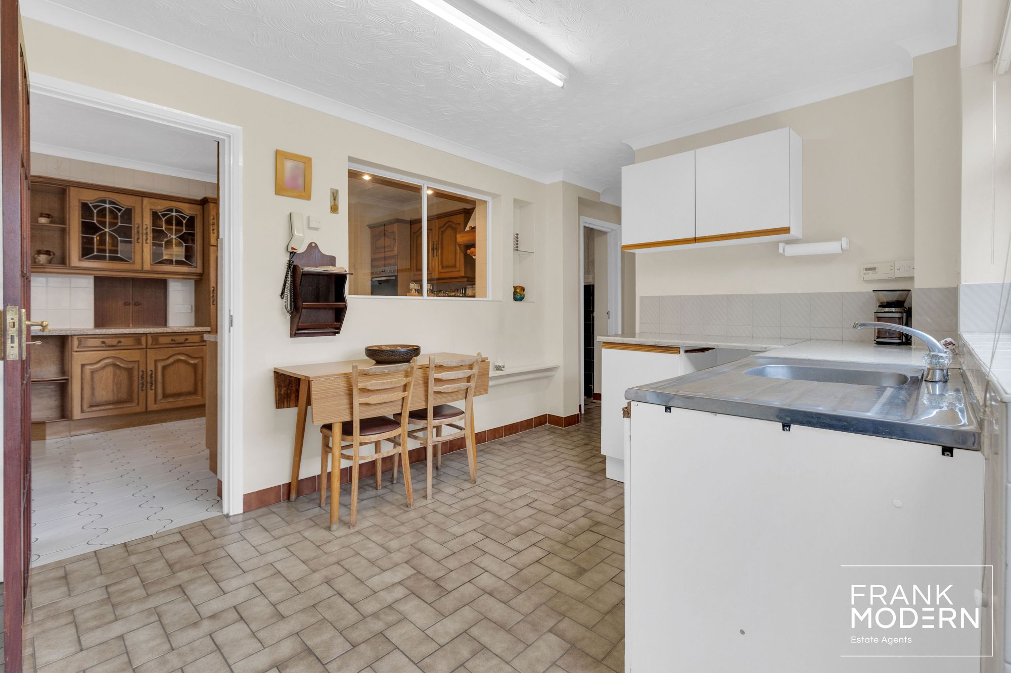 Itter Crescent, Peterborough, PE4 Frank Modern