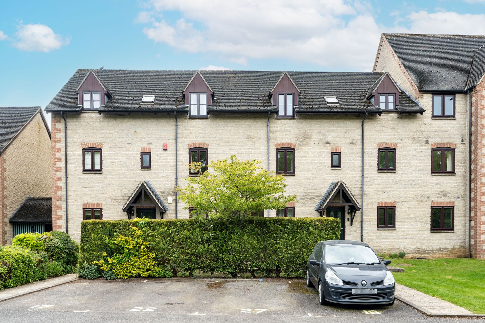 2 bedroom Flat for sale in Ducklington Lane, Witney, OX28 Breckon