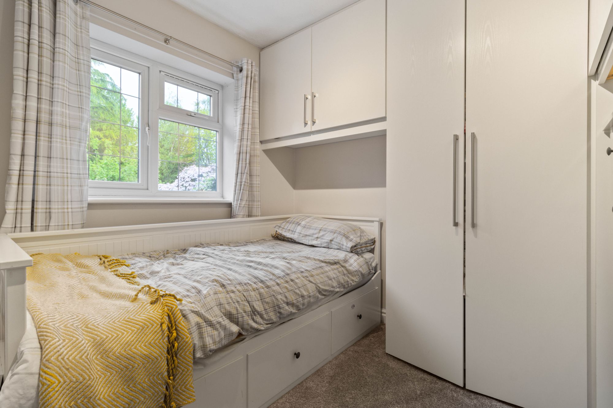 Foxhills Close, Warrington