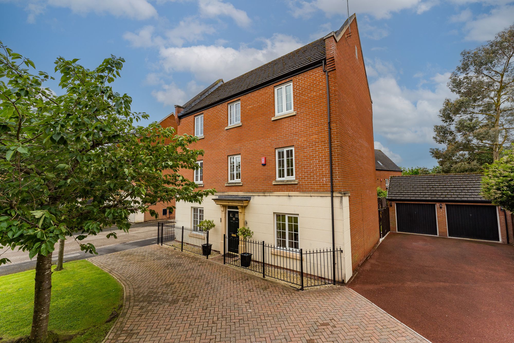 Regency Park, Widnes, WA8 Ashtons Estate Agency