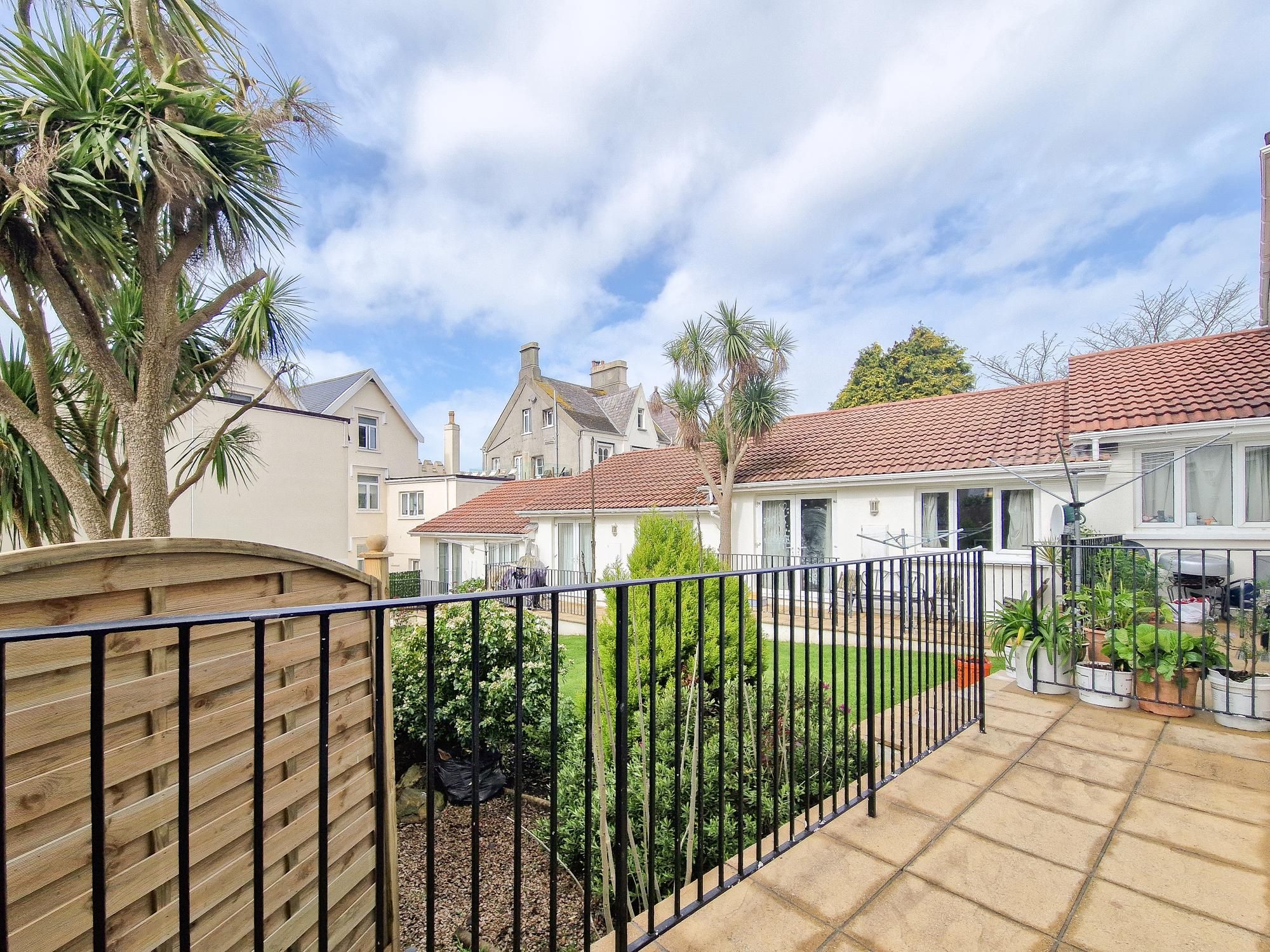 1 Bed House For Sale in Jersey Jersey