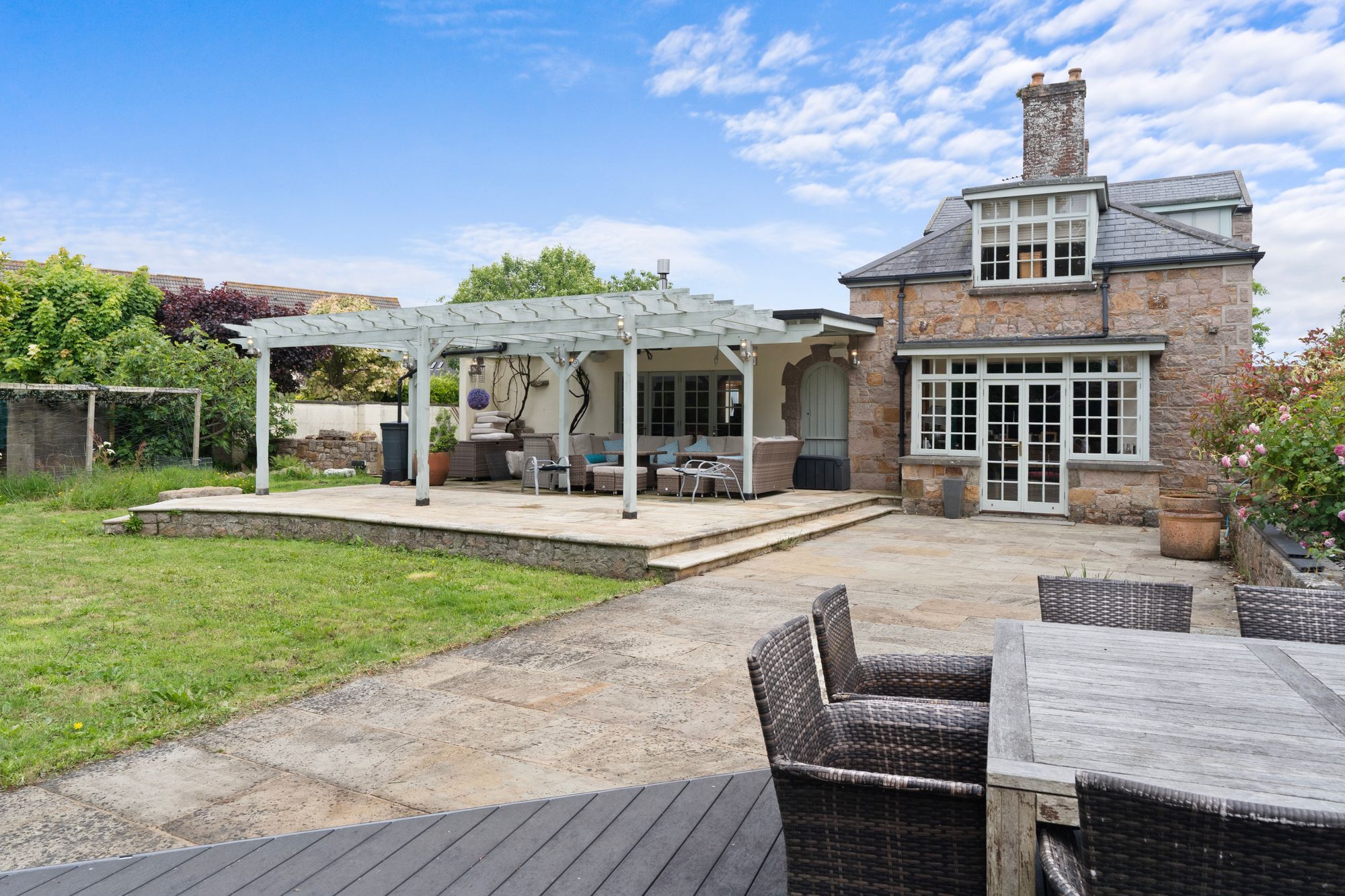 4 Bed House For Sale in Jersey Jersey