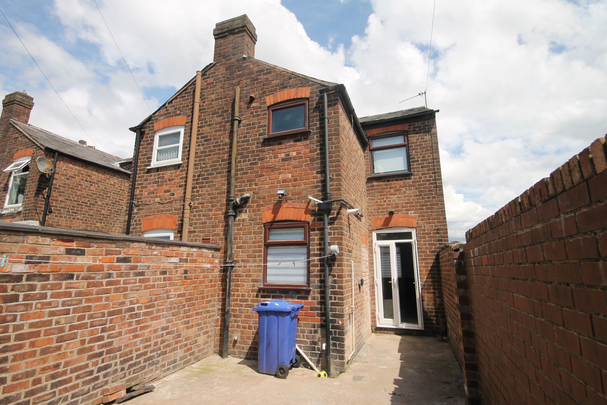 Pinewood Avenue, Warrington