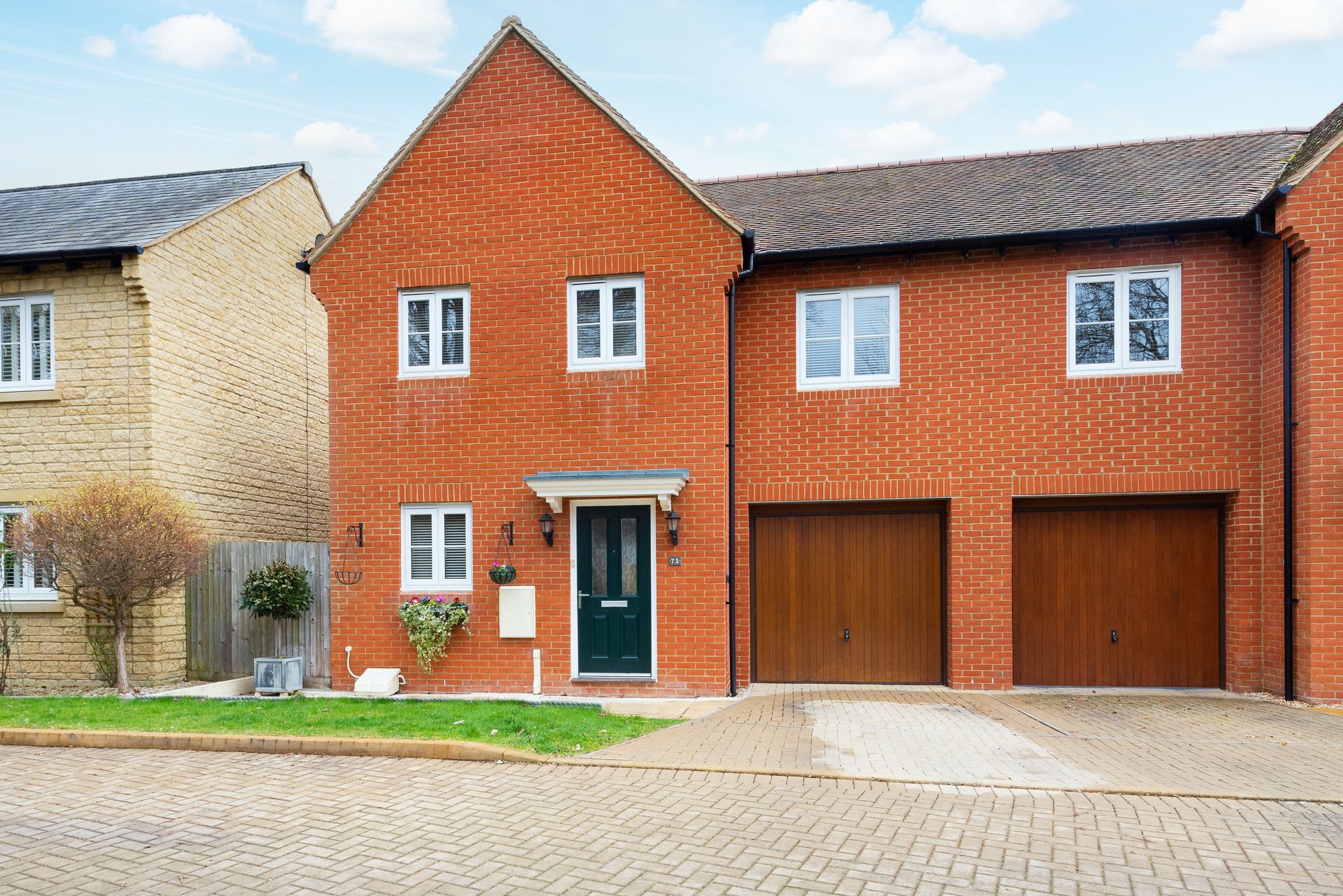 3 bedroom Semidetached for sale in Hazeldene Close, Eynsham, OX29