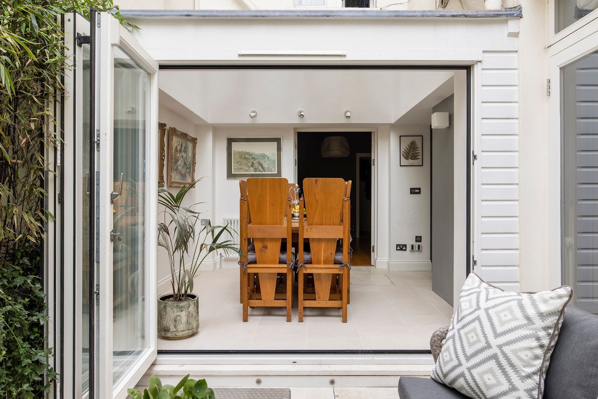 Story Of Home - 7A Warwick Square - 16_Lo