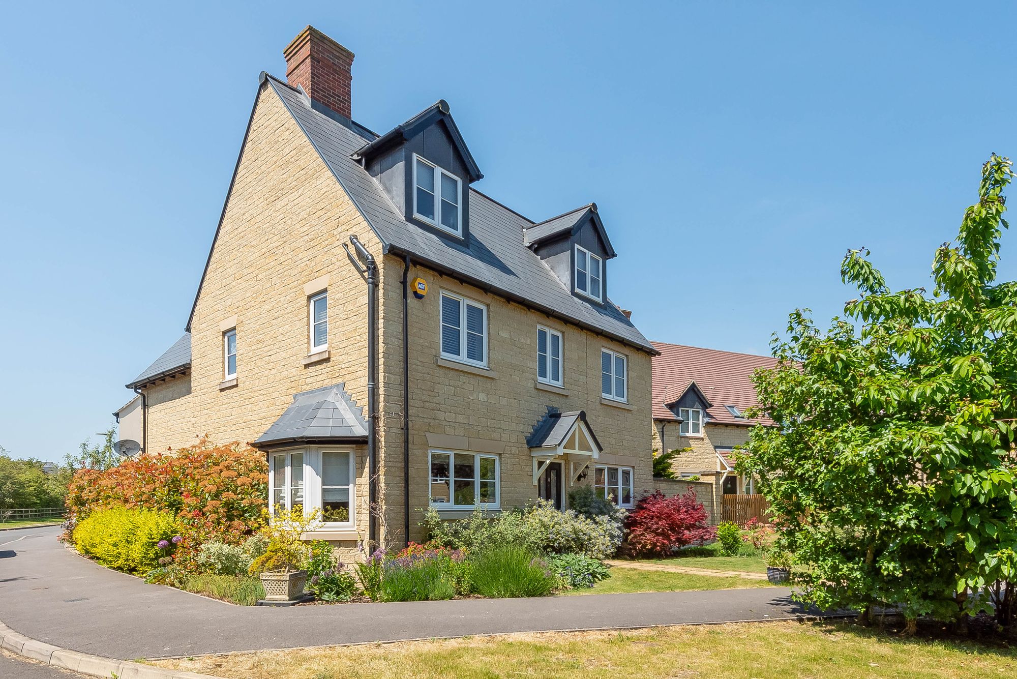 4 bedroom Detached for sale in Spring Meadow, Witney, OX28 Breckon