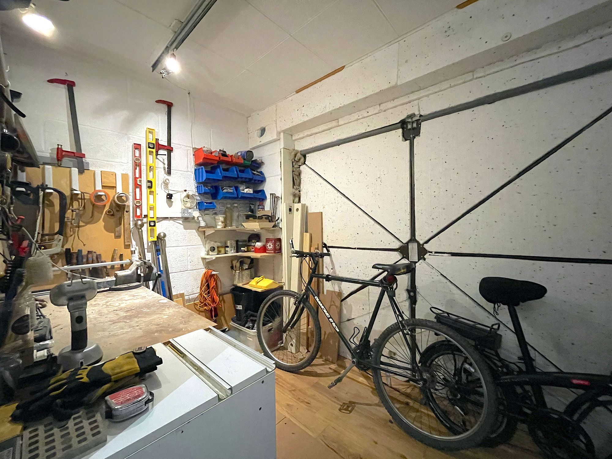 Garage (1)