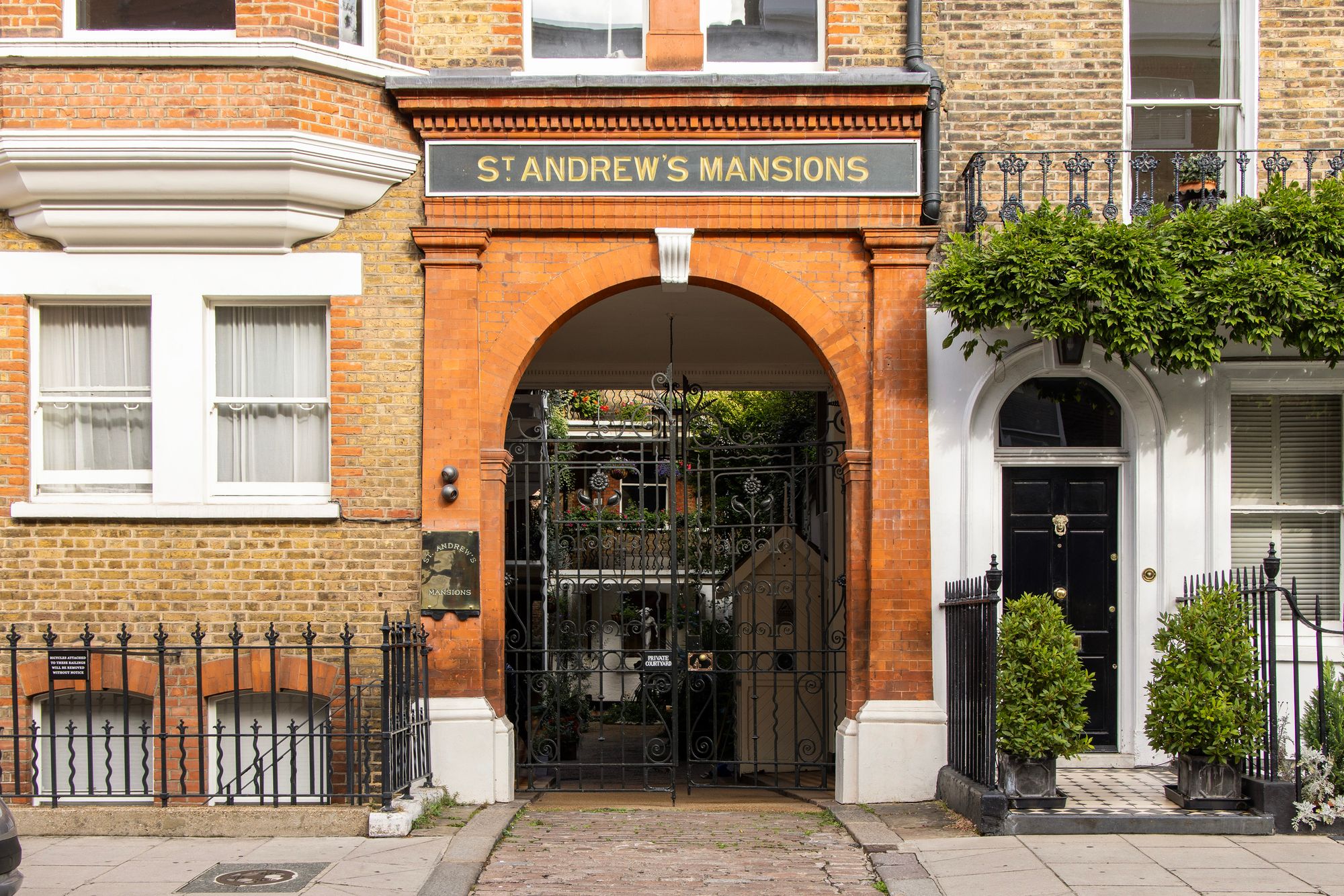 Story of Home - 17 St Andrews Mansions, Dorset Street - 31_Lo