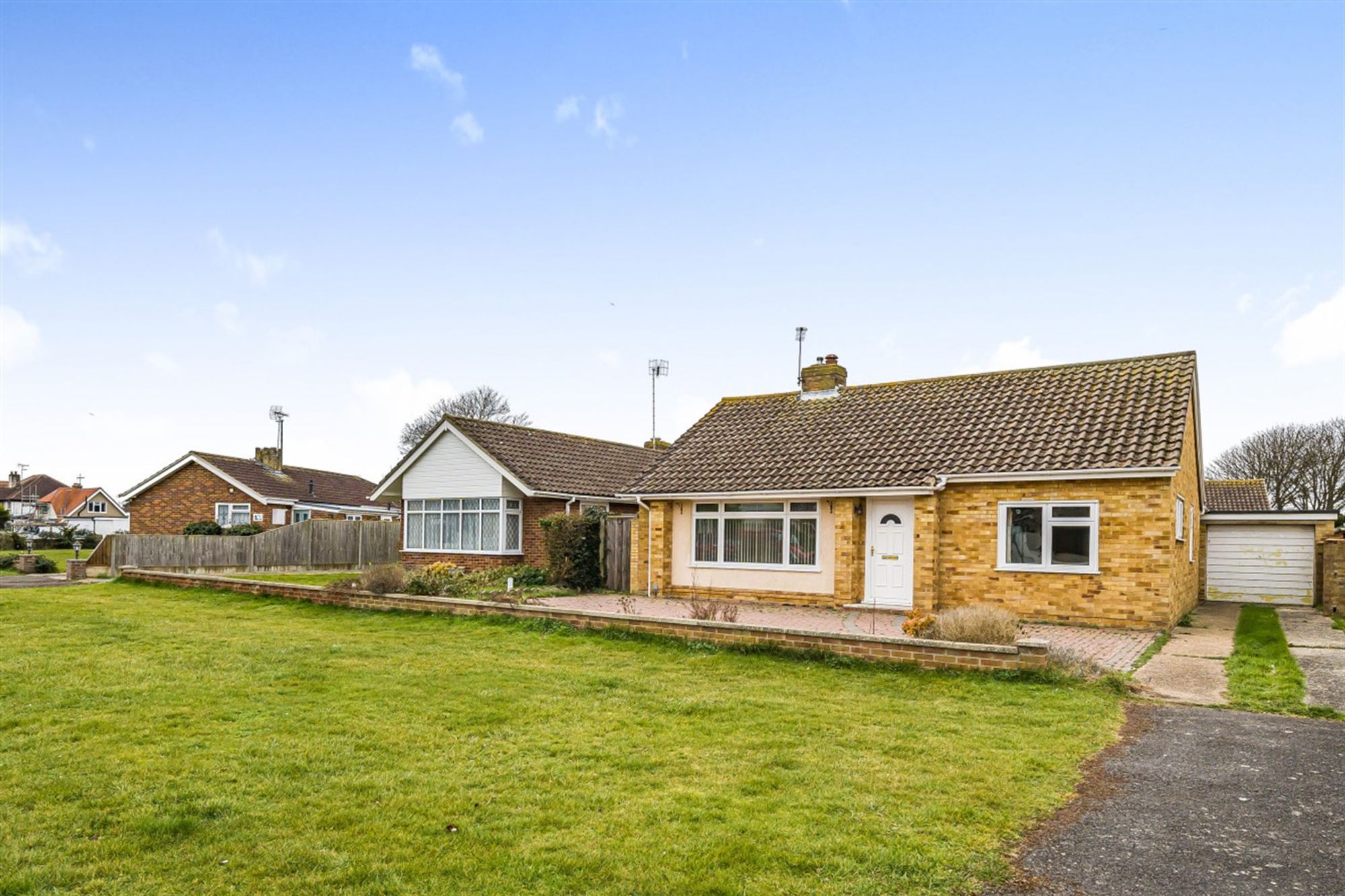 For Sale Yeomans Acre, Bognor Regis, PO21 · Henry Adams Estate Agents