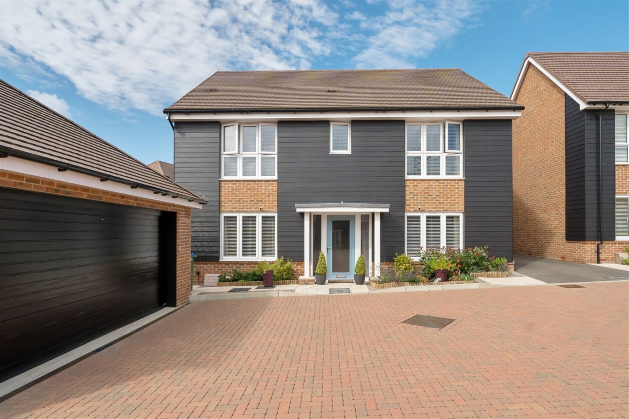 For Sale Hillyfield, Billingshurst, RH14 · Henry Adams Estate Agents