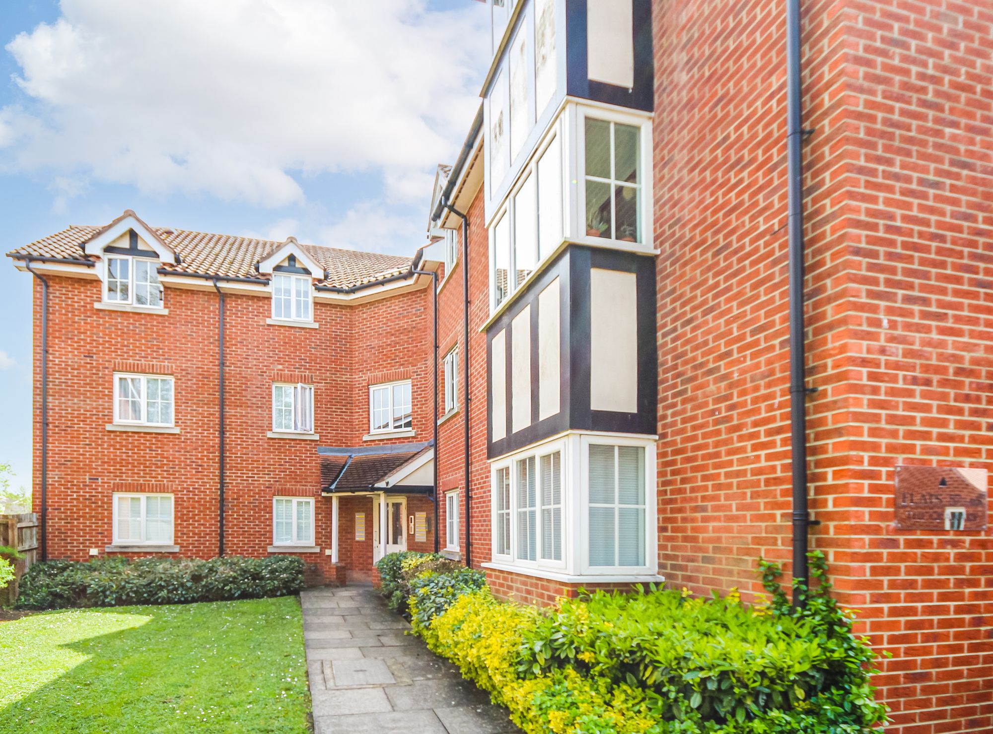 The Granary, Stanstead Abbotts, SG12 Elliot Heath